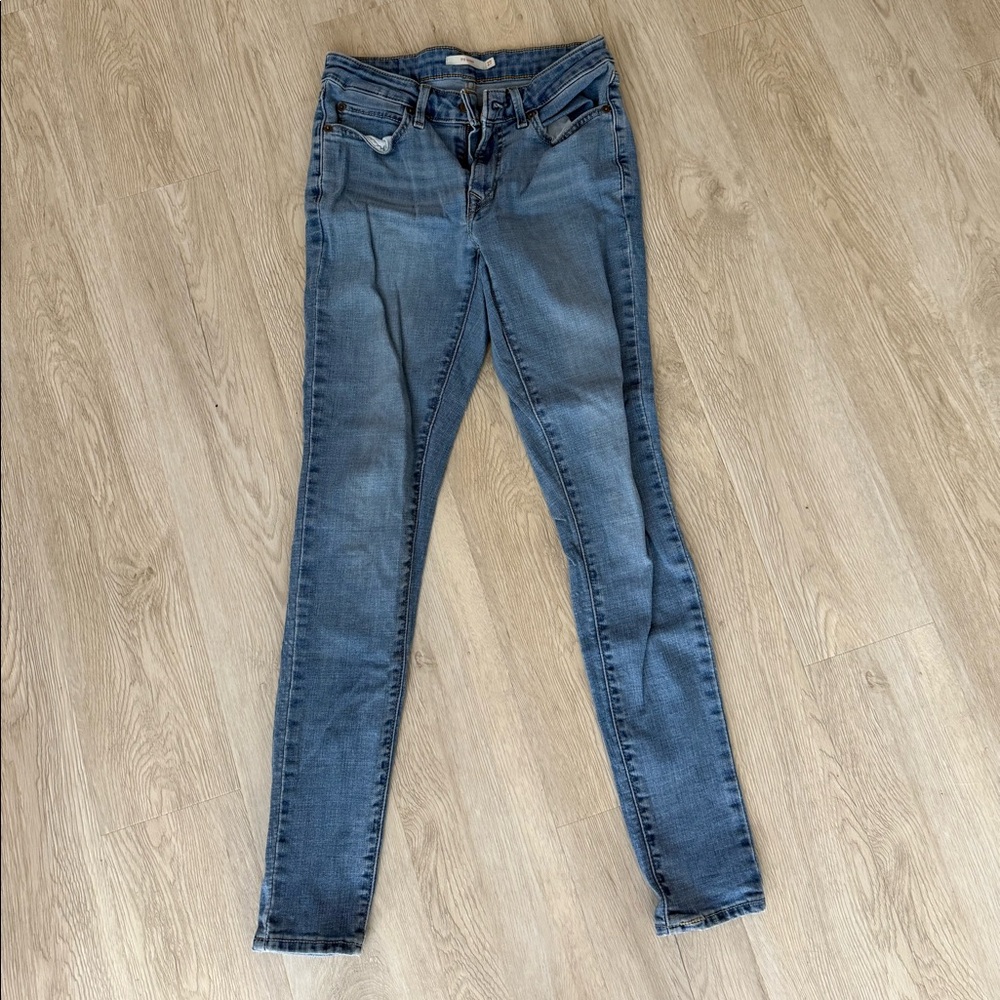 Levi’s 711 Jeans